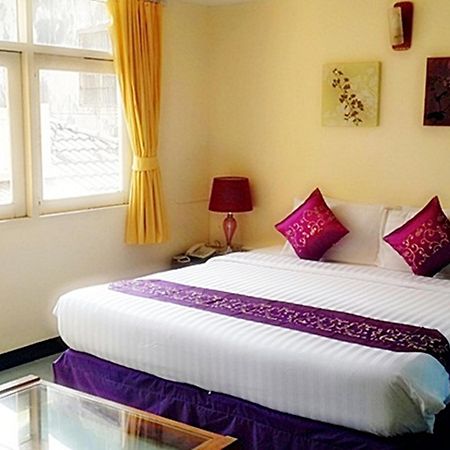 Sawasdee Sukhumvit Inn Bangkok Exterior photo